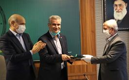 قدردانی مدیرعامل بانک کشاورزی از مدیرشعب این بانک در تهران بزرگ