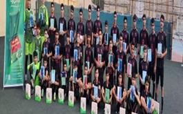 اهدای 50 بسته نوشت افزاربه دانش آموزان مدرسه فوتبال استان لرستان توسط بانک کشاورزی