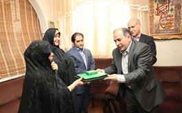 دیدار مدیر عامل و اعضای هیات مدیره بانک کشاورزی با خانواده شهید اکبری