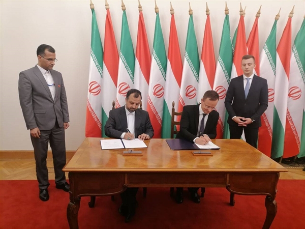امضای سند پروتكل سومین اجلاس كمیسیون مشترك همكاری‌های اقتصادی ایران و مجارستان