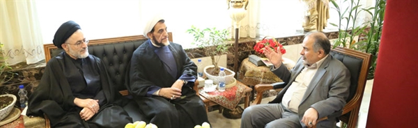 دیدار مدیرعامل بانک کشاورزی با حجت الاسلام والمسلمین محمد اشرفی اصفهانی