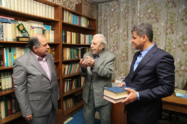 دیدار نوروزی دکتر شهیدزاده با قدیمی ترین همکار بانک کشاورزی