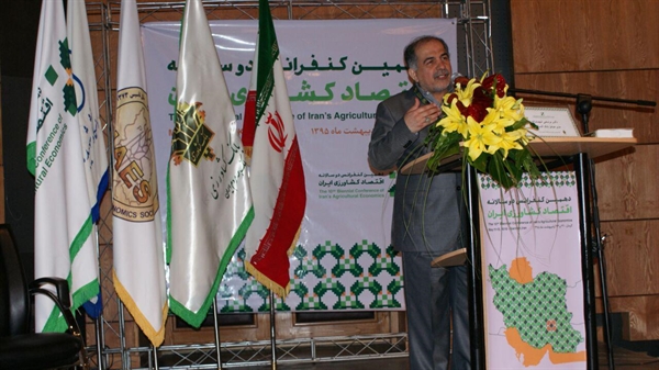 مدیرعامل بانک کشاورزی در دهمین کنفرانس دو سالانه اقتصاد کشاورزی ایران:   ظرفیت ها و چالش های بانک کشاورزی در تامین مالی بخش کشاورزی از منظر اقتصاد مقاومتی 