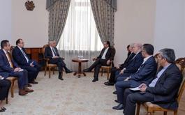 در ایروان صورت گرفت؛دیدار وزیر اقتصاد كشورمان با معاون نخست وزیر و وزرای دارایی و اقتصاد ارمنستان