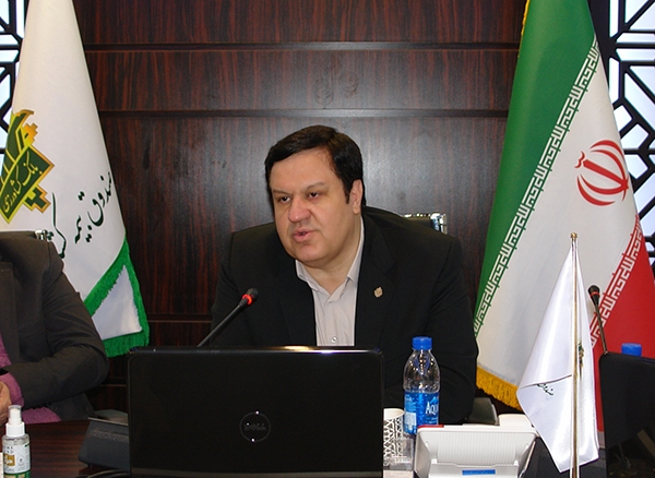 مدیرعامل بانک کشاورزی در جمع مدیران صندوق بیمه کشاورزی اعلام کرد: از همه ظرفیت ها برای خدمت به بخش کشاورزی استفاده می کنیم