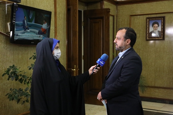 وزیر اقتصاد:نقش حذف ارز ترجیحی در‌ گرانی ها، بسیار كمتر از عوامل خارجی است/ كاهش سرعت افزایش سطح عمومی قیمت ها و كاهش تورم در ماه های آینده دست یافتنی است