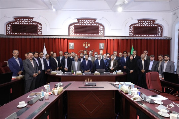 وزیر اقتصاد در روز دوم‌ گردهمایی مدیران کل استان های این وزارتخانه بیان کرد:پنج ضلعی كه  مدیران اقتصادی استان ها باید مدیریت كنند
