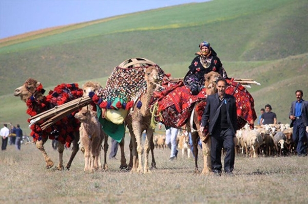 رشد 466 درصدي در پرداخت تسهیلات به عشاير كوچنده توسط بانک کشاورزی استان خراسان جنوبی در سال 1400