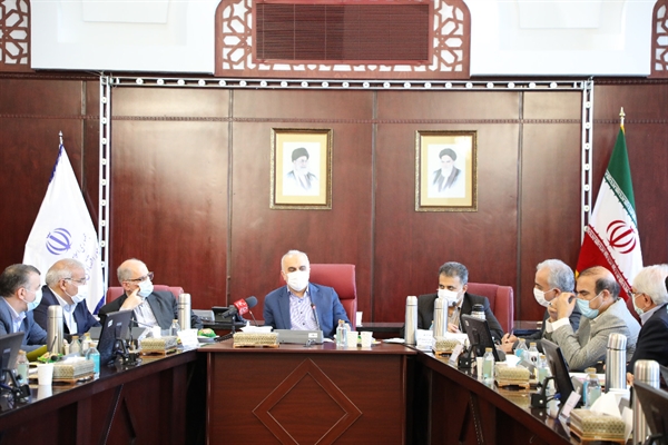 وزیر اموراقتصادی و دارایی خبر داد:جلب ۳.۸ میلیارد دلار سرمایه گذاری خارجی در قالب پروژه های مصوب هیات سرمایه گذاری خارجی طی شش ماه اول سال 1399