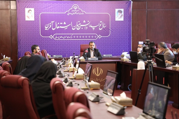 تأکید وزیر اقتصاد بر کارویژه های مدیران کل استانی این وزارتخانه در سال جاری:اجرای طرح آزمایشی نظارت بر عملكرد بانك های دولتی در سطح استان