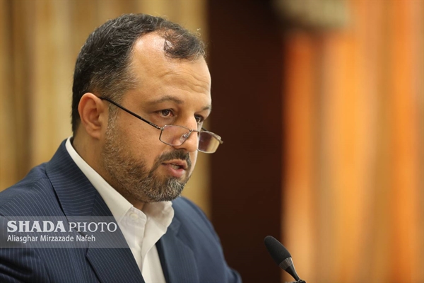 وزیر اقتصاد در گفت‌وگو با رادیو تهران:۱۴۰۲ سال خوبی برای هدایت اعتبارات به سمت تولید است