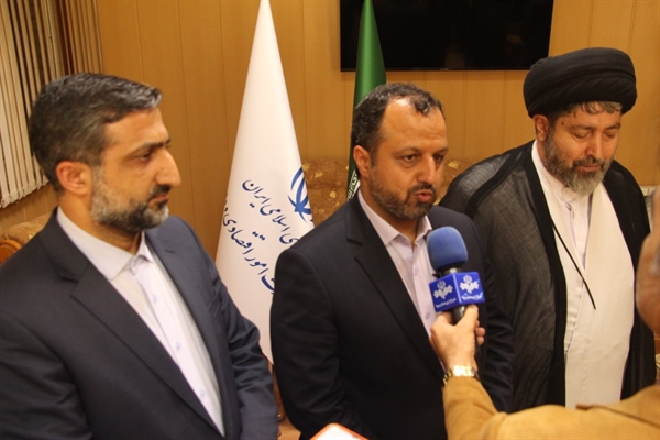 وزير اقتصاد :زیرساخت كالا برگ در حال مهیا شدن است/ پیگیر اجرای مصوبات سفر رییس جمهور به استان اردبیل هستیم