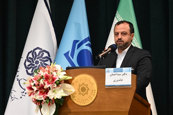دکتر خاندوزی در همایش سیاست های پولی و بانکی اظهار داشت ؛یكسو نگری در كنترل تورم، خطای سیاست گذاران اوایل دهه ۹۰