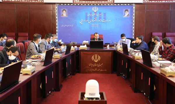 درخواست وزیر اقتصاد از تشکل های دانشجویی:حلقه رابط دولت و جامعه باشید