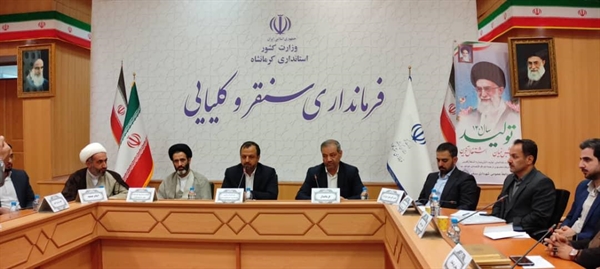 وزیر امور اقتصادی و دارایی:منابع درآمد پایدار، استفاده از سرمایه های راكد و اولویت بندی پروژه های اصلی، مسیر پیشرفت اقتصادی استان هاست