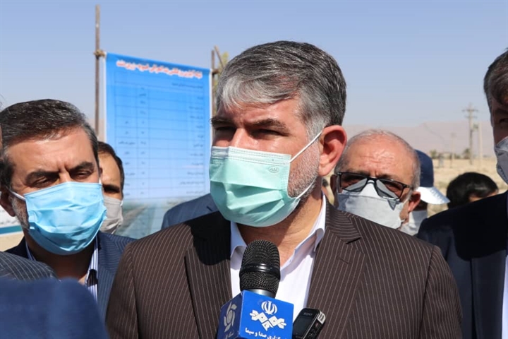 بازدید مدیرعامل بانک کشاورزی به همراه وزیر جهاد کشاورزی از بند تنظیمی خسویه و کانال های آبرسانی پایین دست در شهرستان زرین دشت
