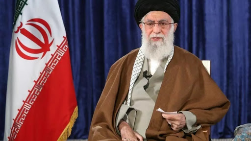 مقام معظم رهبری :دولت هر چه زودتر اقدامات مقتضی را به عمل آورد تا مردم سریعتر از منافع سهام خود بهره‌مند شوند