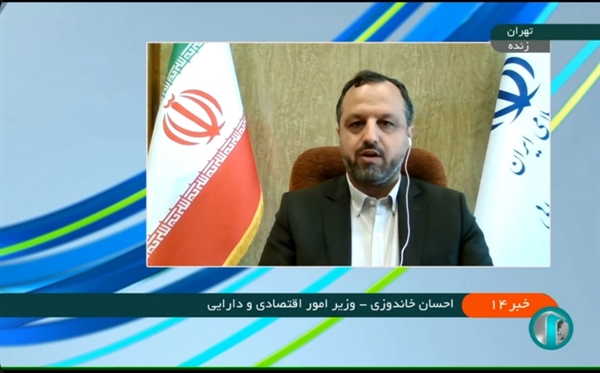 وزیر اقتصاد در گفت‌ و گو با رسانه ملی مطرح کرد:رفع انحصار از صدور مجوز با برگزاری منظم آزمون‌ها