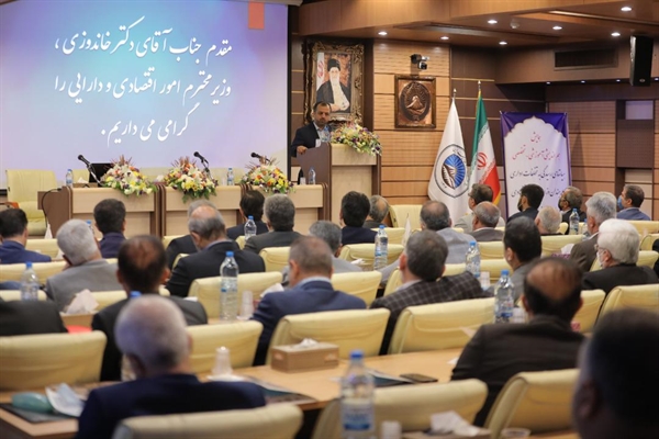 وزیر اقتصاد:موازنه هزینه فایده فساد و تخلف باید تغییر كند