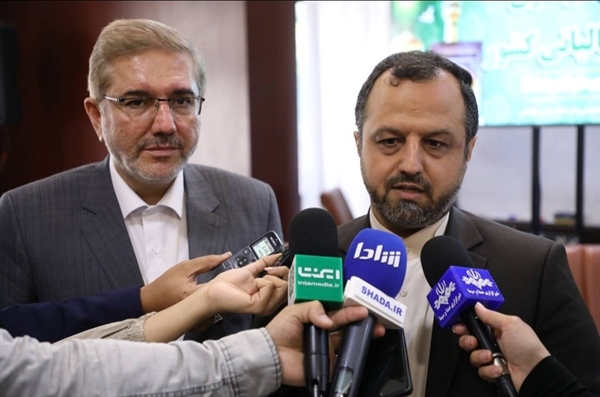 وزیر اقتصاد:مسئله مهار تورم یكی از اولویت های مهم اقتصادی دولت است