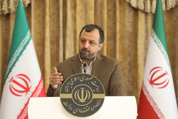سخنگوی اقتصادی دولت در نشست با خبرنگاران عنوان کرداحتمال اجرای كالابرگ الكترونیكی از یك ماه دیگر/ پایش مستمر و كنترل عوامل ایجاد تورم در دولت